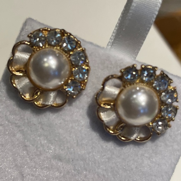 Pearl earring - Picture 3 of 3